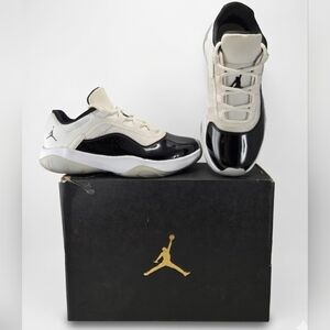Nike Air Jordan 11 CMFT Low (GS) - White/Black "Concord" 5.5Y (Womens 7)